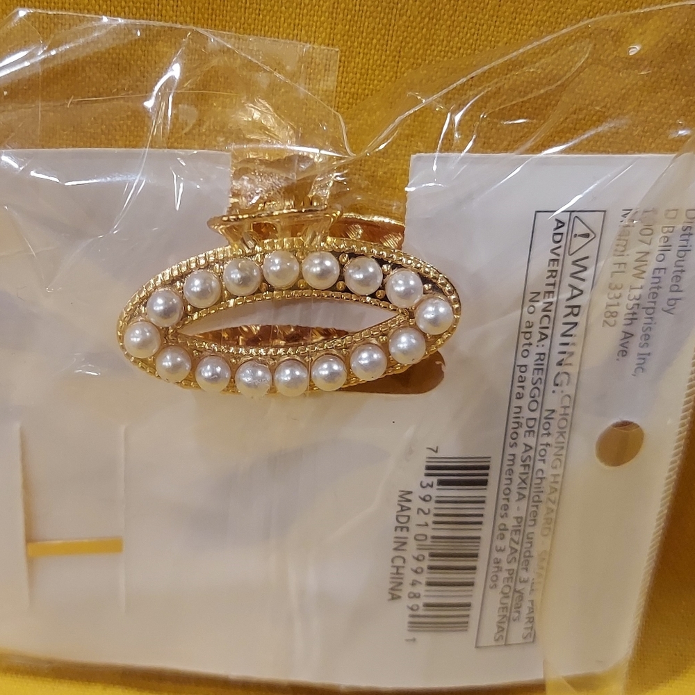 D’BELLO OVAL AND LONG STRAIGHT PEARL HAIR CLIP SET - Picture 4 of 4